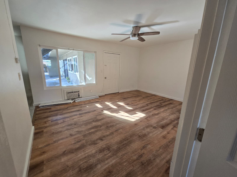 11820 Hart St #1 - Photo 3 of 9