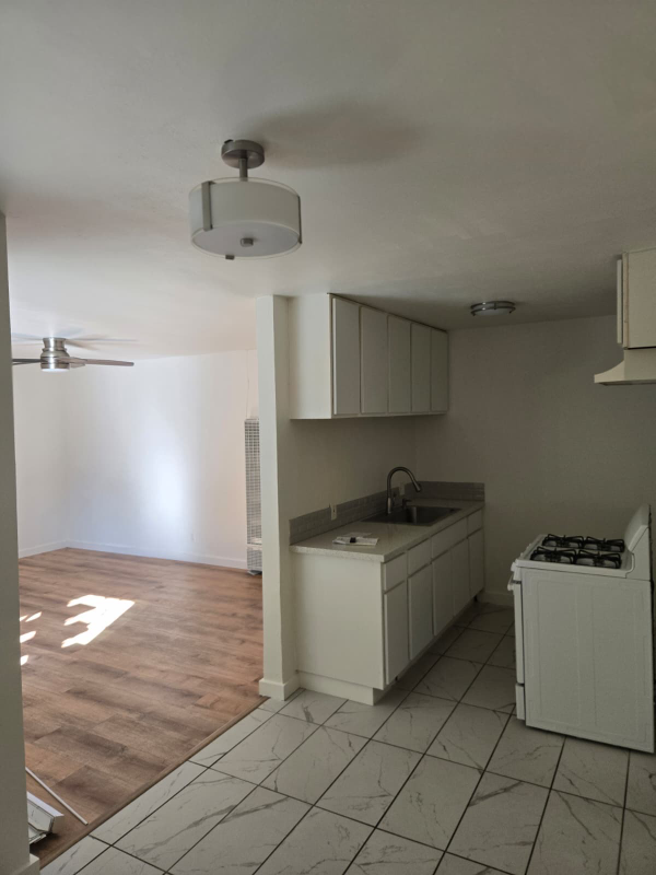 11820 Hart St #1 - Photo 4 of 9