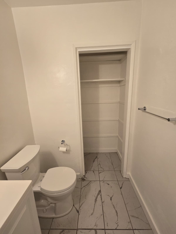 11820 Hart St #1 - Photo 6 of 9