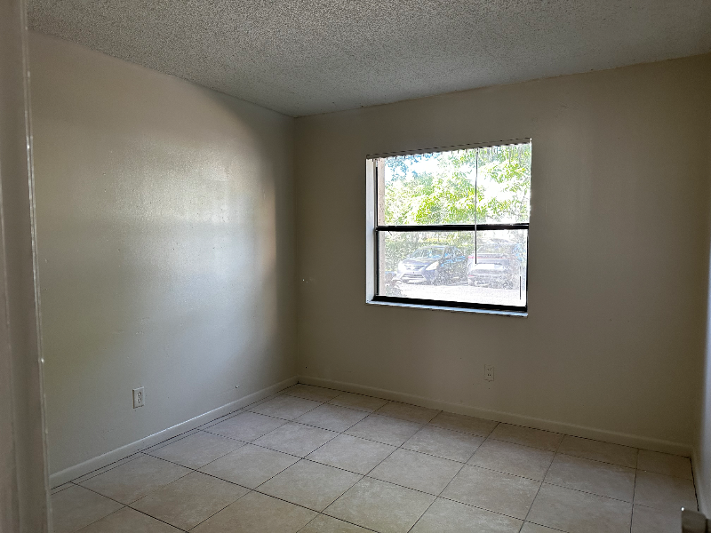 3527 Nw 114th Ter - Photo 2 of 9