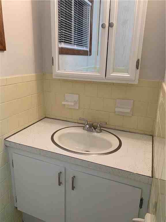 4 Peeptoad Rd - Photo 4 of 9