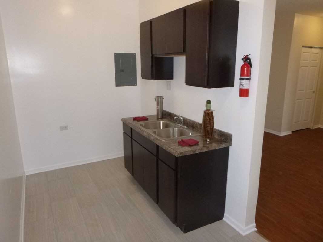 3156 W Warren Blvd - Photo 4 of 6