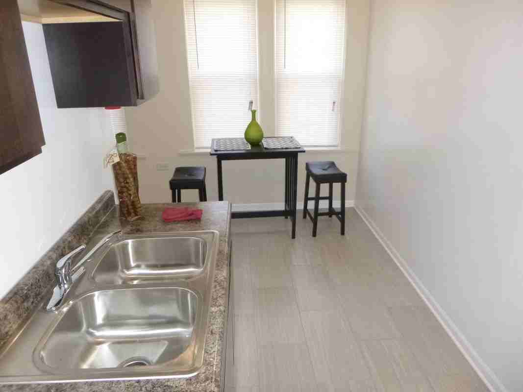 3156 W Warren Blvd - Photo 5 of 6