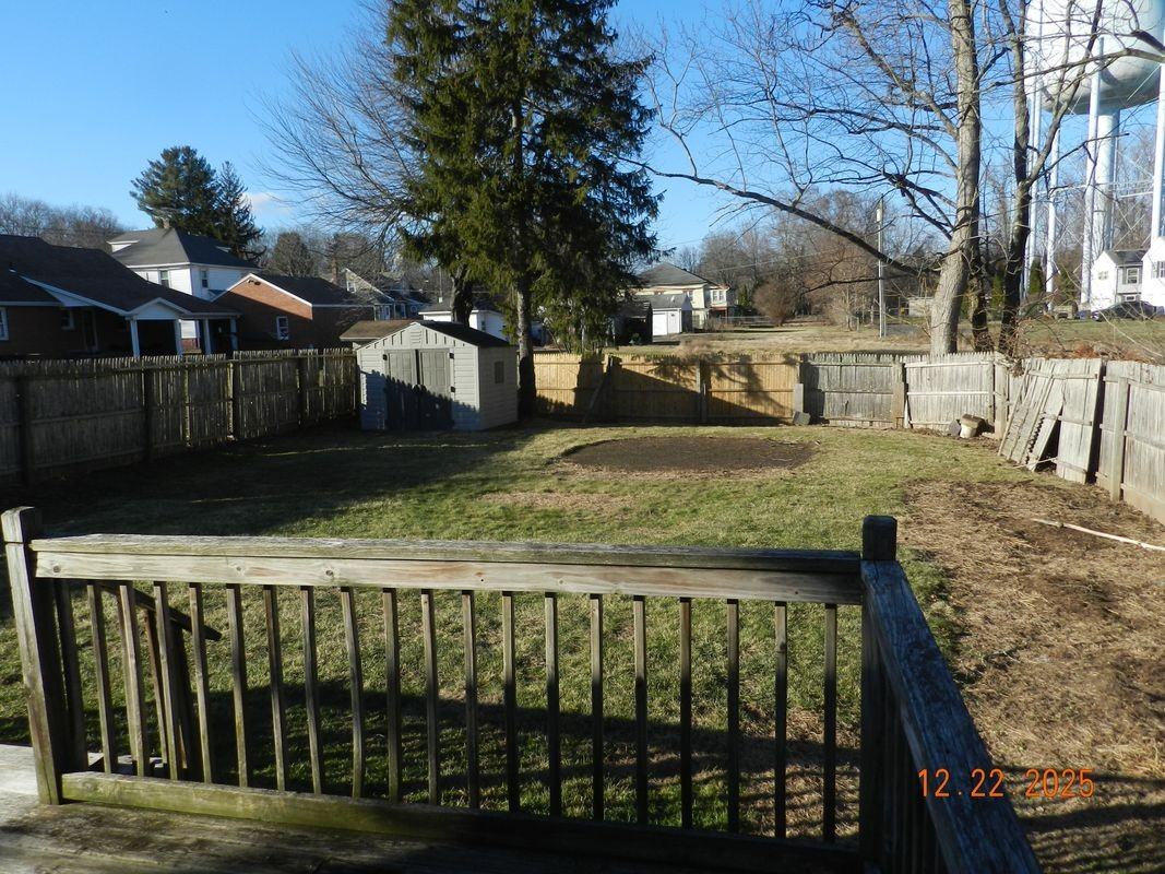 10 Poplar St - Photo 3 of 10