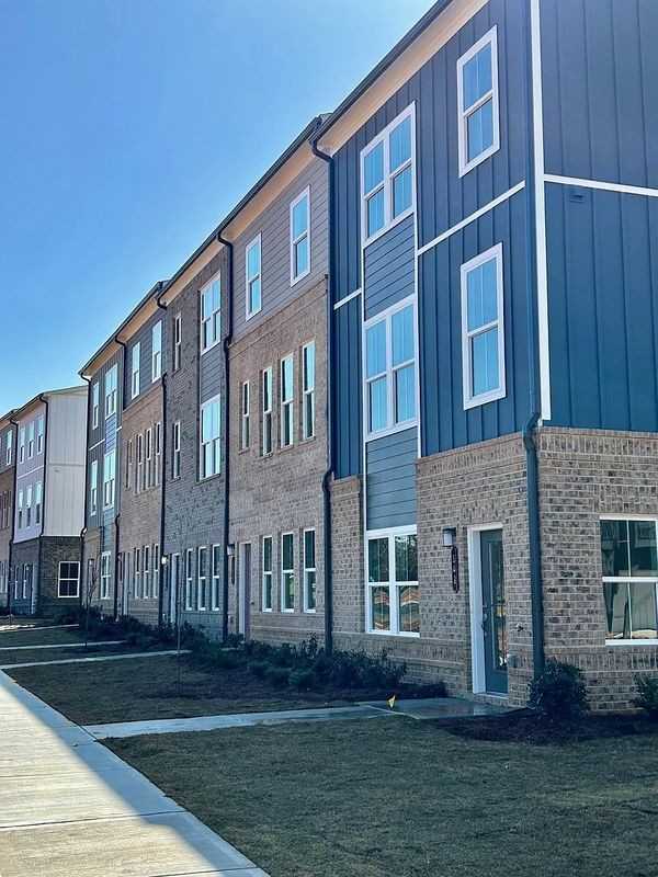 509 Hardy Dr - Photo 3 of 15