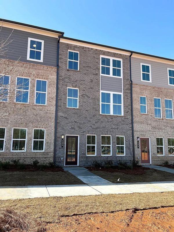 509 Hardy Dr - Photo 5 of 15