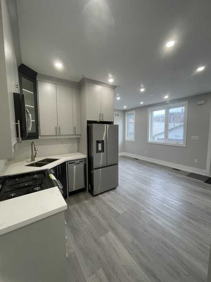 340 Wallace Avenue - Photo 2 of 15