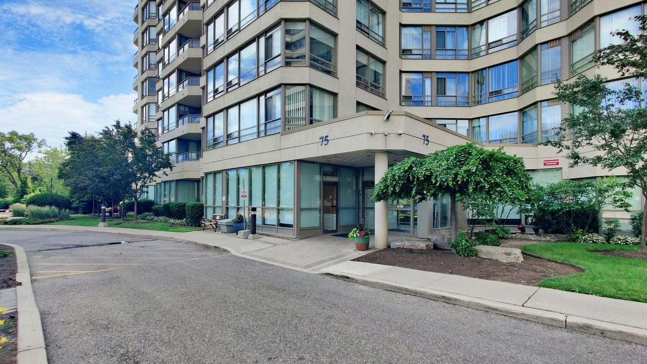 75 King St E - Photo 2 of 45