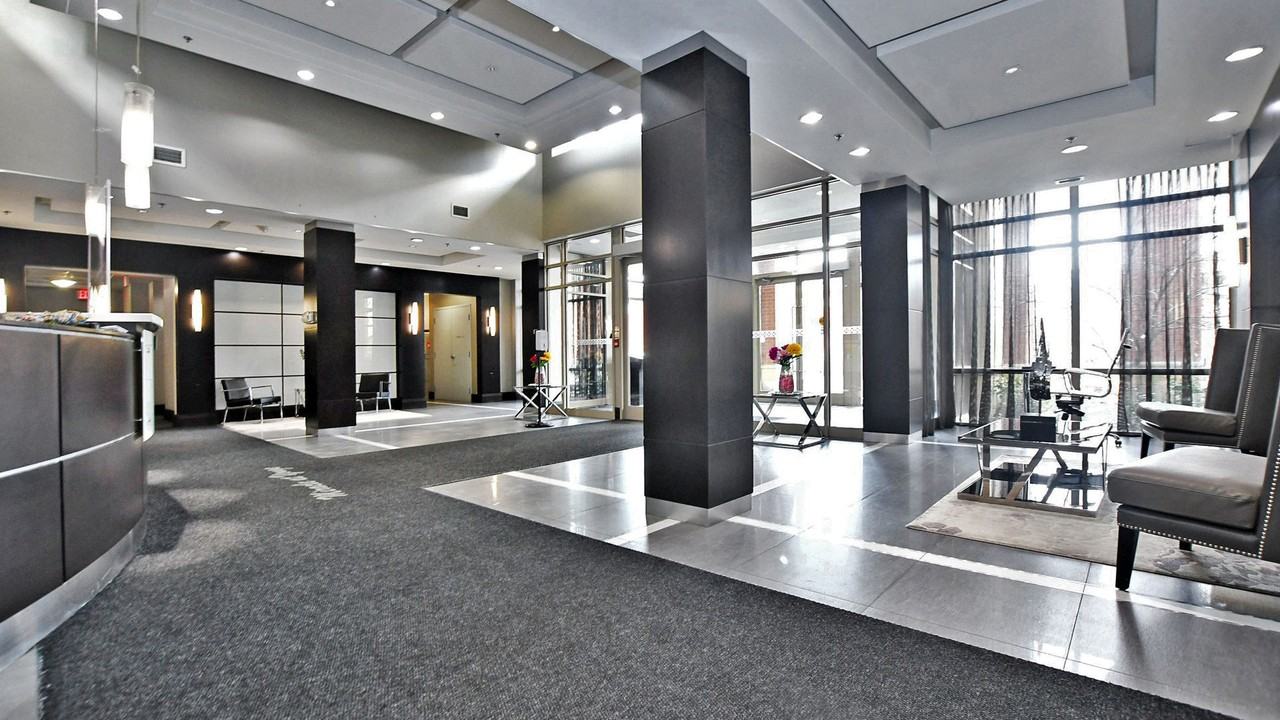 75 King St E - Photo 3 of 45