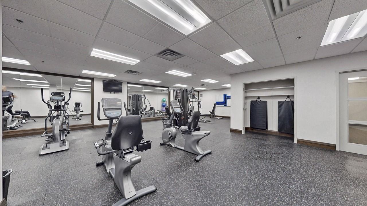 75 King St E - Photo 4 of 45