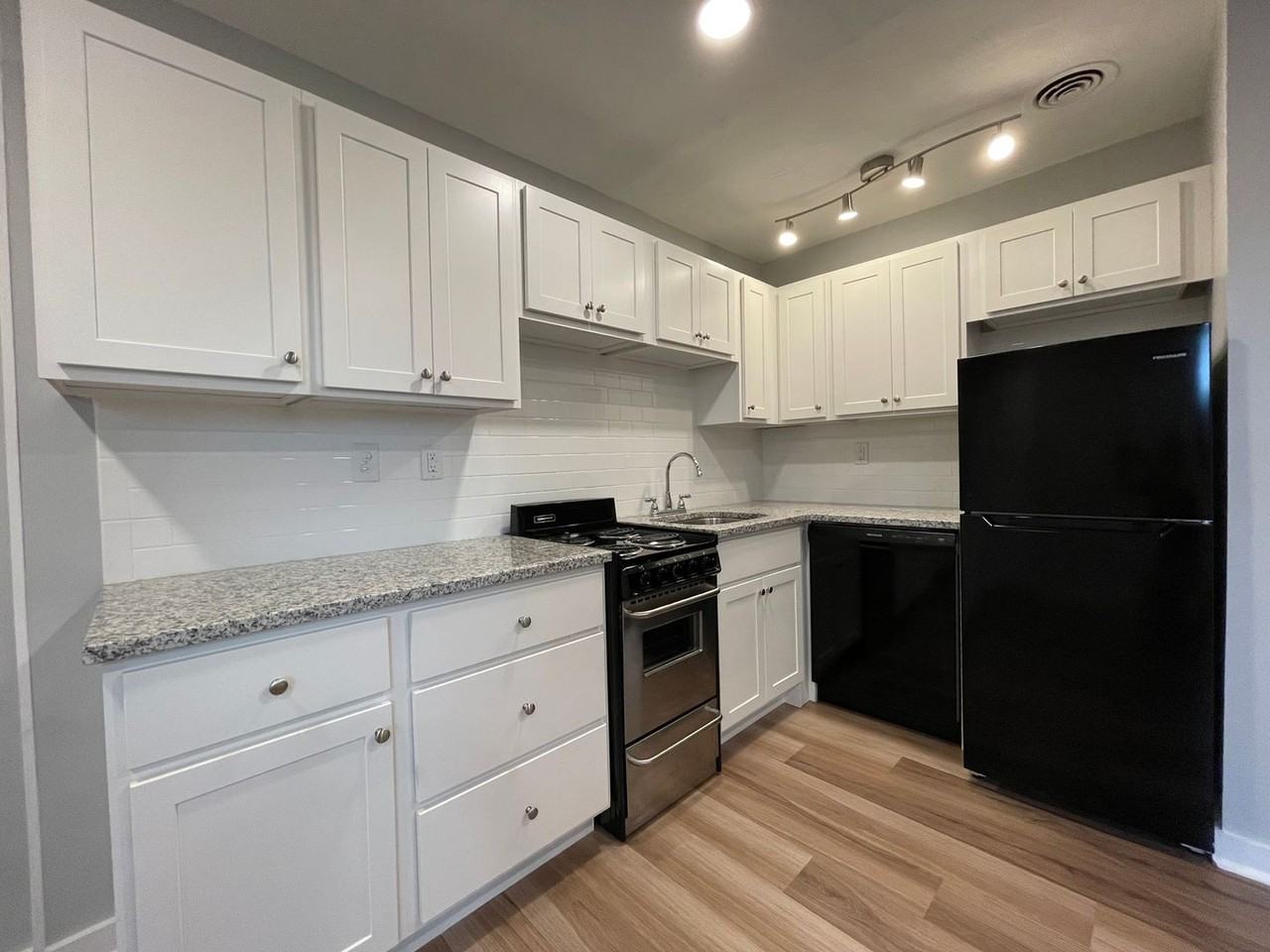 5326 / 5336 Fifth Avenue - Photo 2 of 33