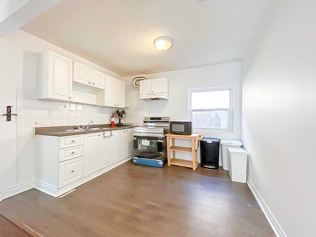 1908 Davenport Road #2 Avail - Photo 5 of 7