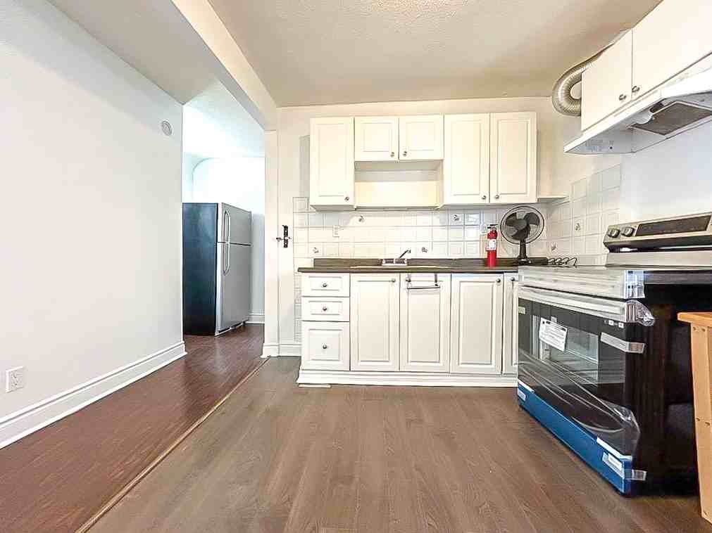 1908 Davenport Road #2 Avail - Photo 6 of 7