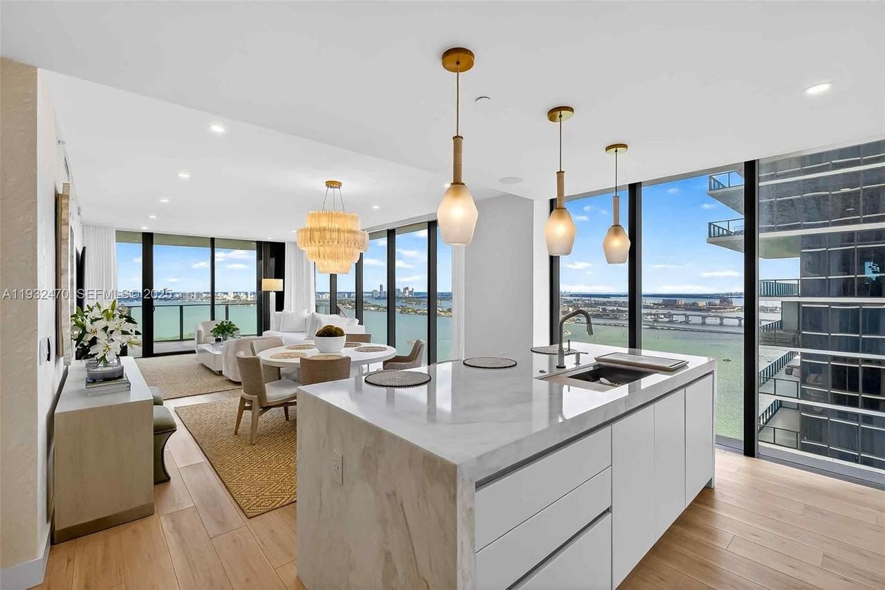 NE 23rd St & Biscayne Blvd - Photo 2 of 36