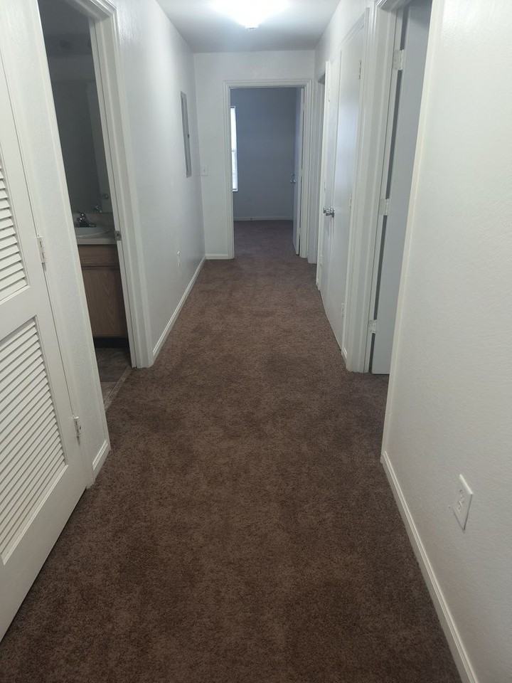 Highlands Apts - Photo 6 of 10