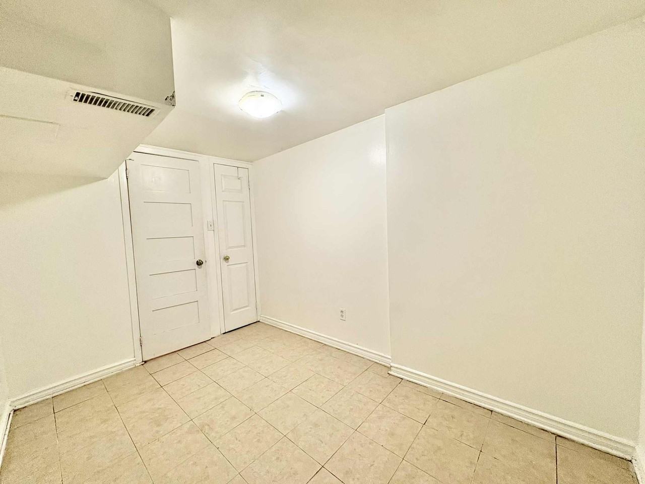 337 Greenwood Avenue #B - Photo 3 of 8