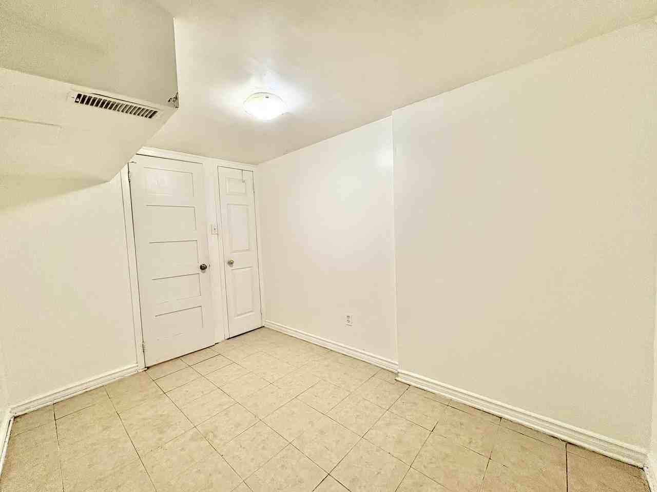 337 Greenwood Avenue #B - Photo 4 of 8