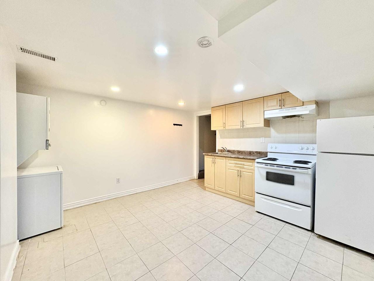 337 Greenwood Avenue #B - Photo 5 of 8