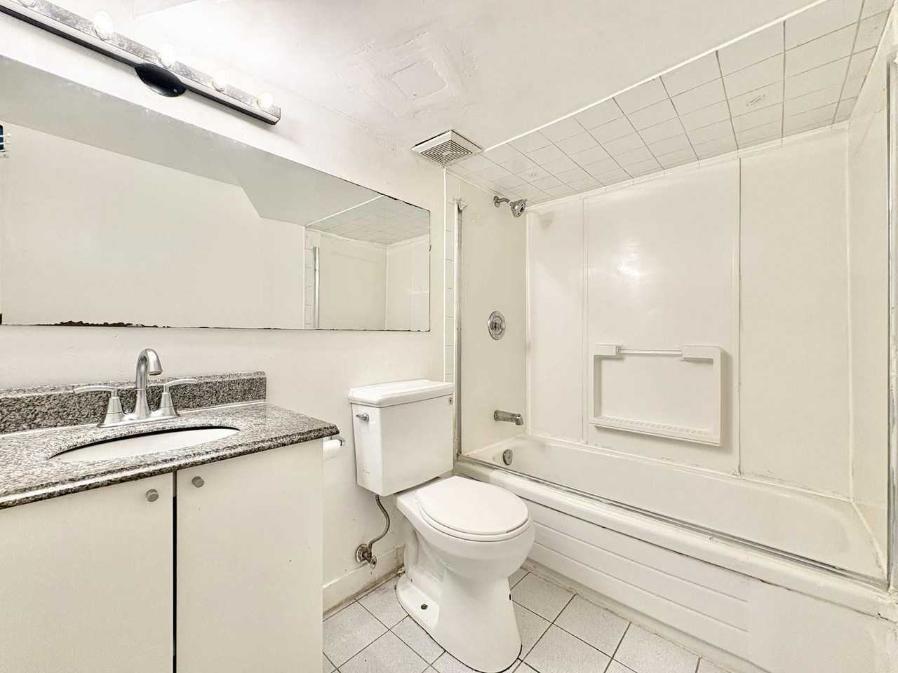 337 Greenwood Avenue #B - Photo 7 of 8