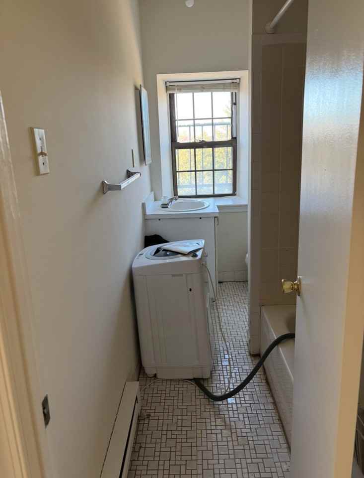 1717 W Chester Pike #4-3B - Photo 3 of 9