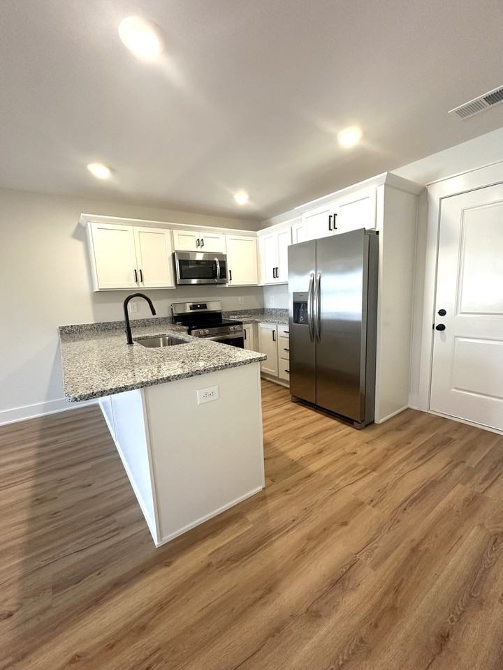 343 Woods Rd #A - Photo 3 of 9