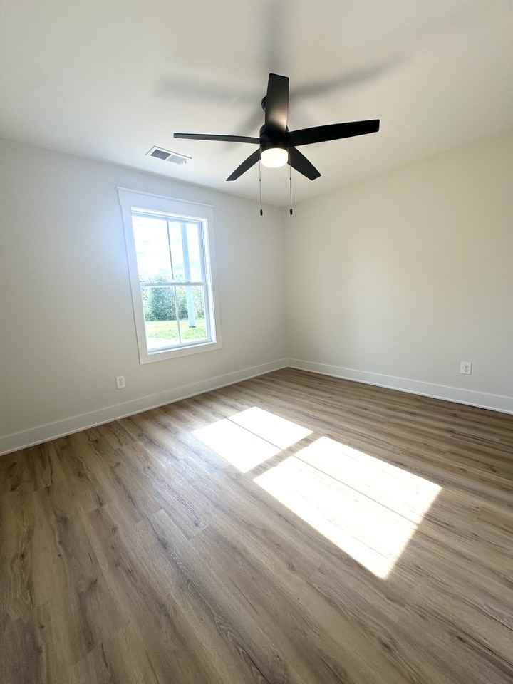 343 Woods Rd #A - Photo 5 of 9