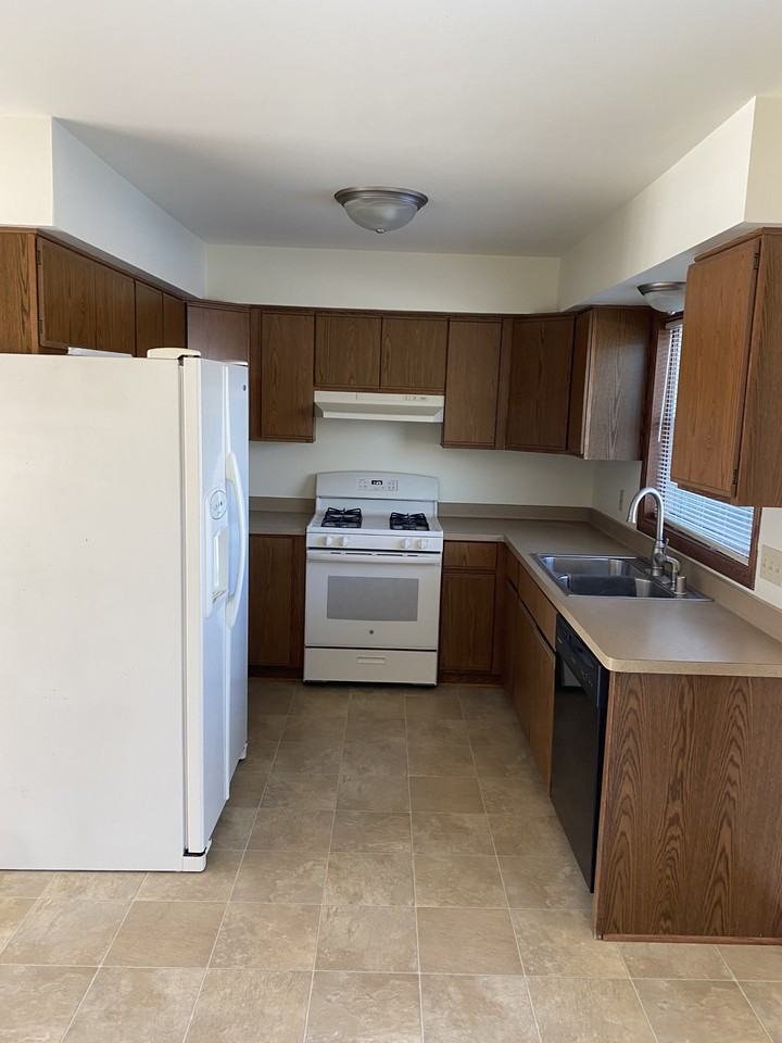 10300 W Beacon Hill Dr #1 - Photo 5 of 12