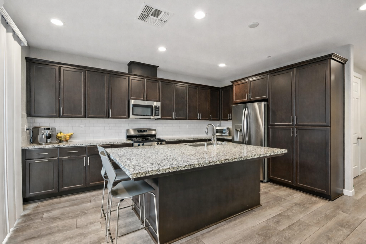 816 Wellington Pl #NA - Photo 3 of 10