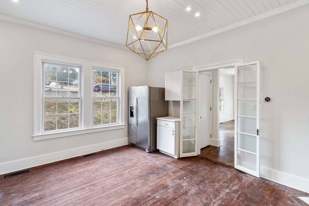 2054 Walton Way #NA - Photo 3 of 14