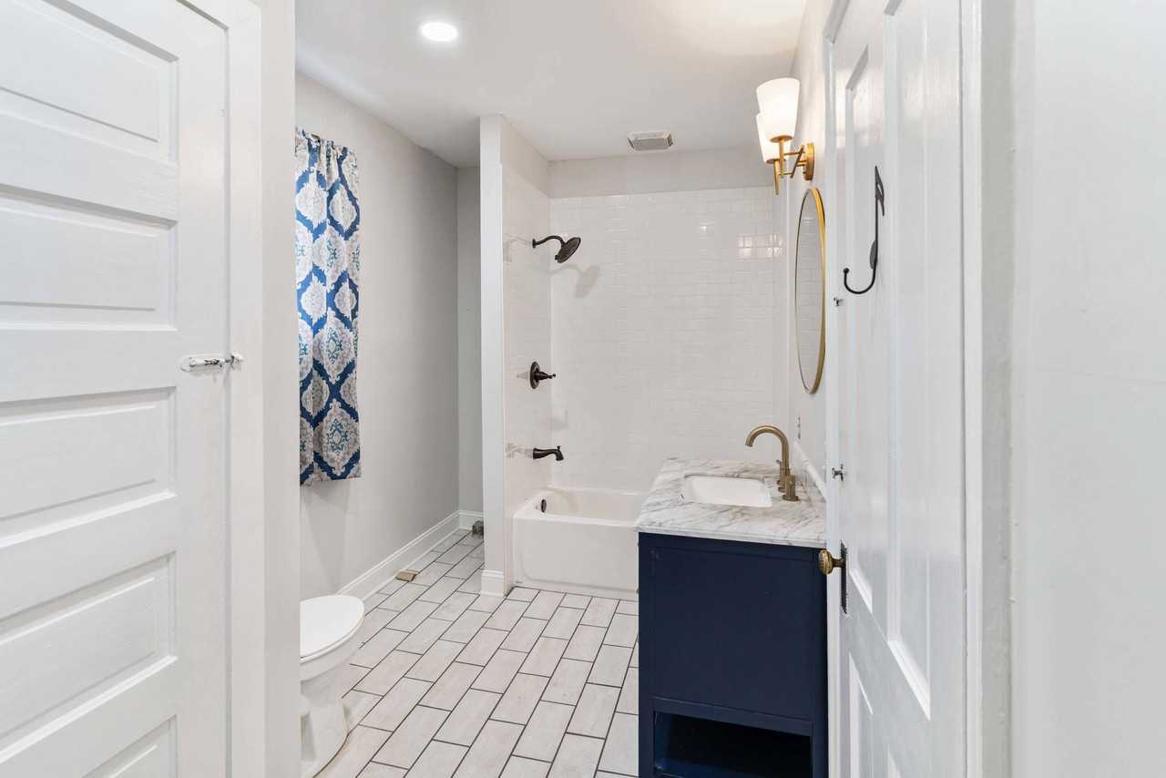 2054 Walton Way #NA - Photo 4 of 14