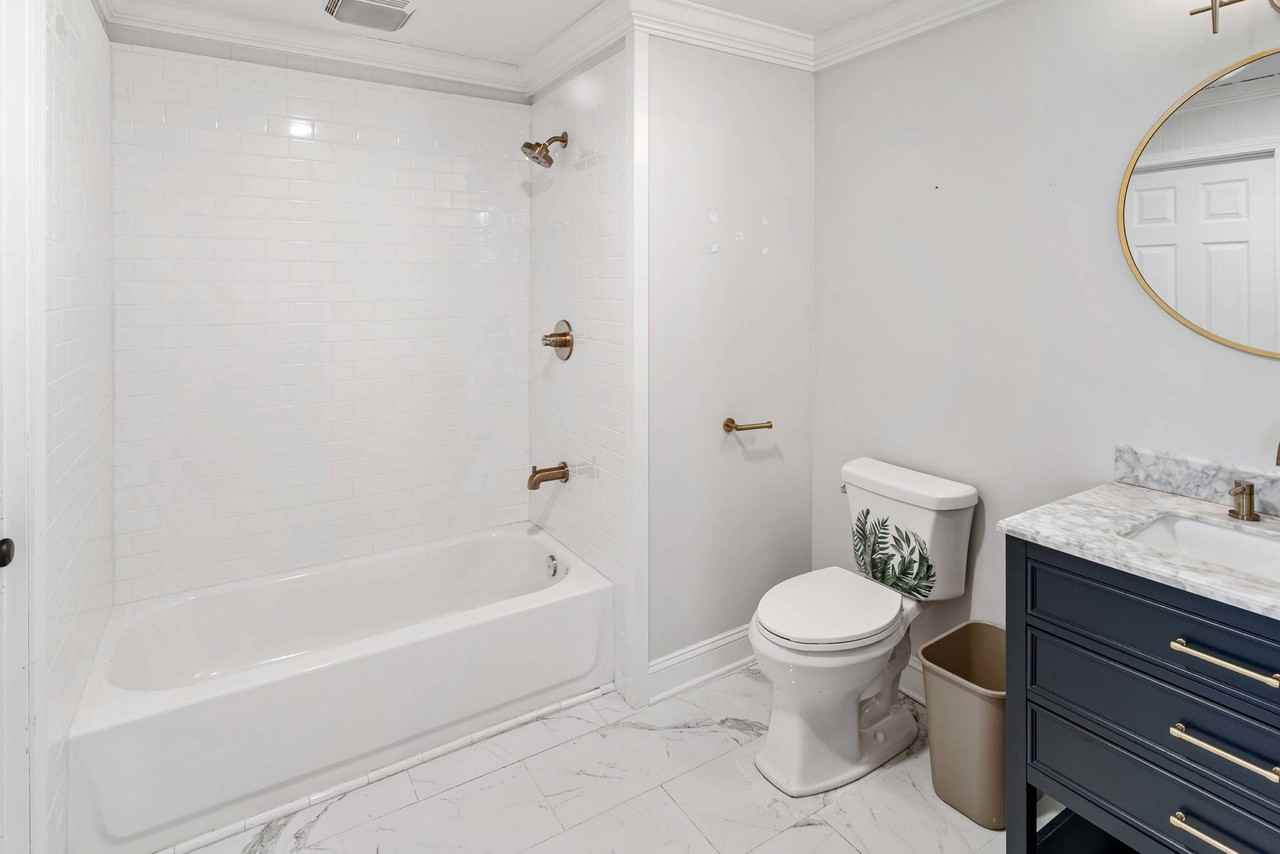 2054 Walton Way #NA - Photo 5 of 14