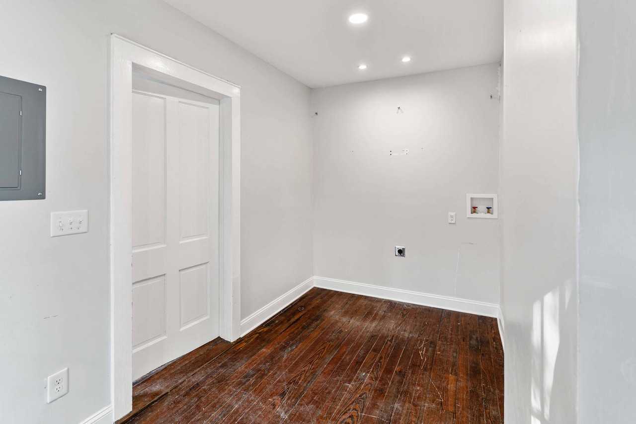 2054 Walton Way #NA - Photo 6 of 14