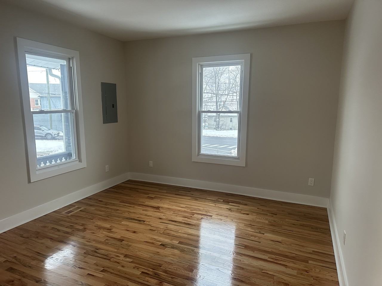 12 Perry Hill Rd #1stFL - Photo 3 of 8