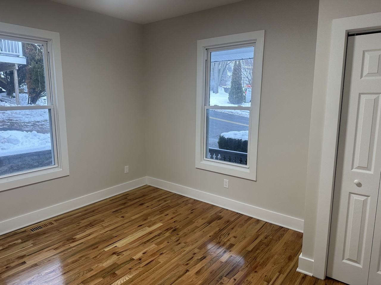 12 Perry Hill Rd #1stFL - Photo 4 of 8