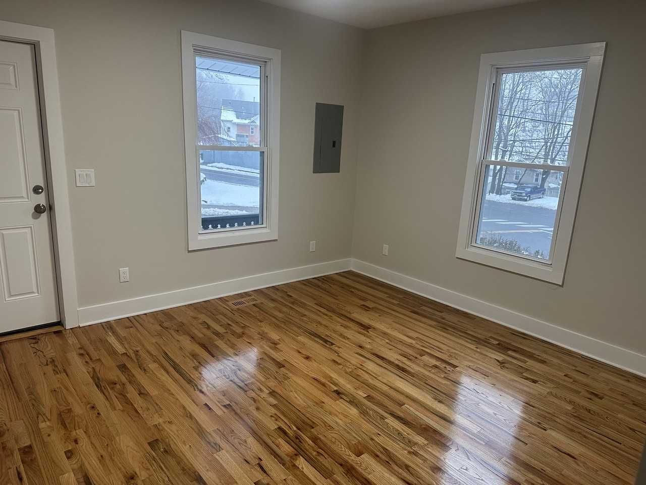 12 Perry Hill Rd #1stFL - Photo 5 of 8