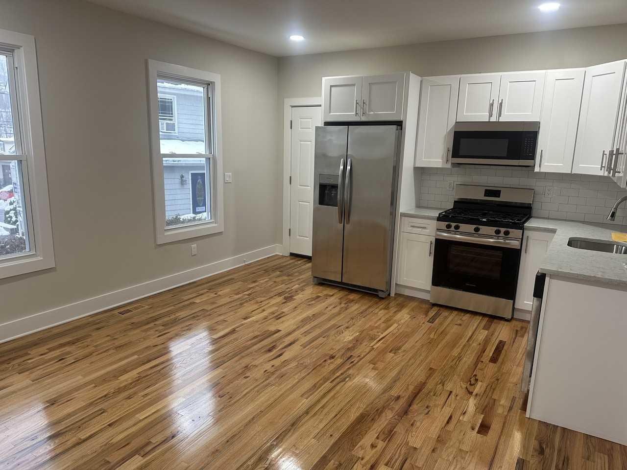 12 Perry Hill Rd #1stFL - Photo 7 of 8