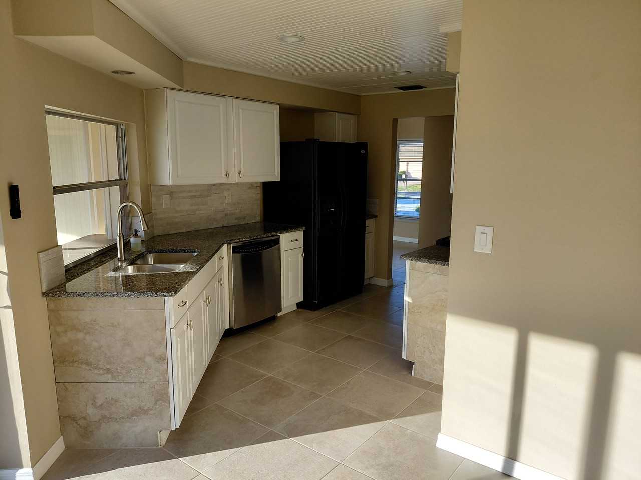 3513 Se 22nd Ave #NA - Photo 6 of 24