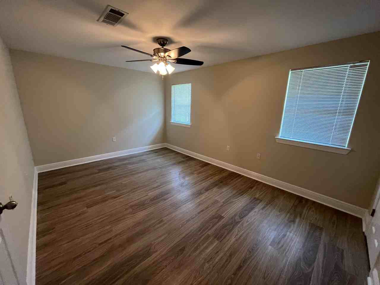 4618 Pontchartrain Dr #F - Photo 4 of 9