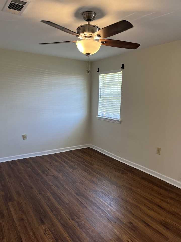 4618 Pontchartrain Dr #F - Photo 6 of 9