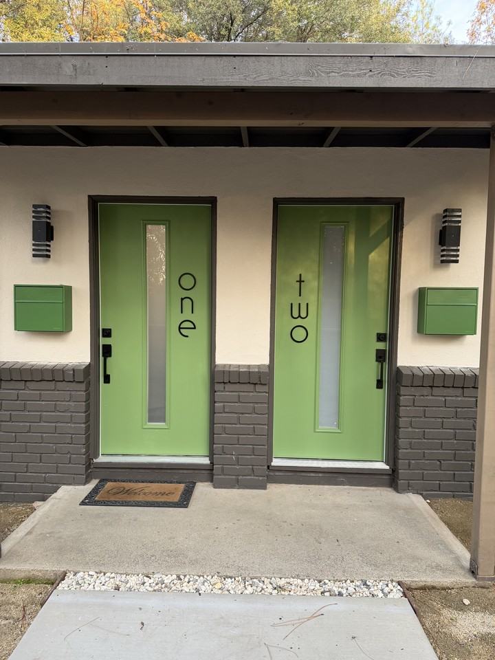 3201 Ridge Ct #2 - Photo 2 of 6