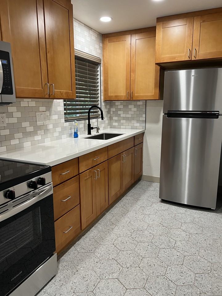 3201 Ridge Ct #2 - Photo 5 of 6