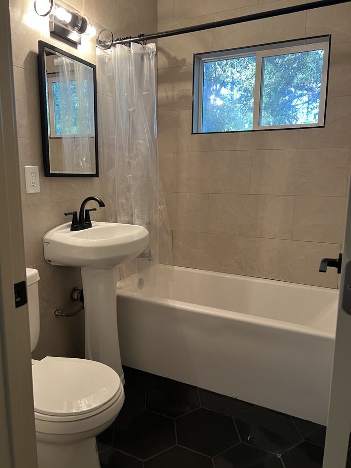 3201 Ridge Ct #2 - Photo 6 of 6