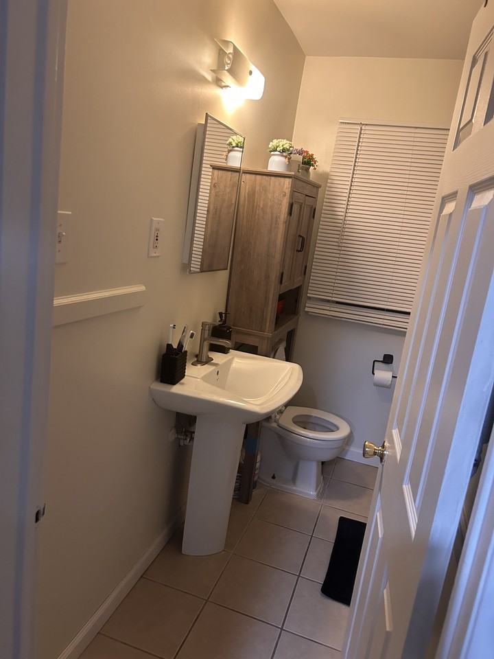 1720 Browning St #NA - Photo 2 of 6