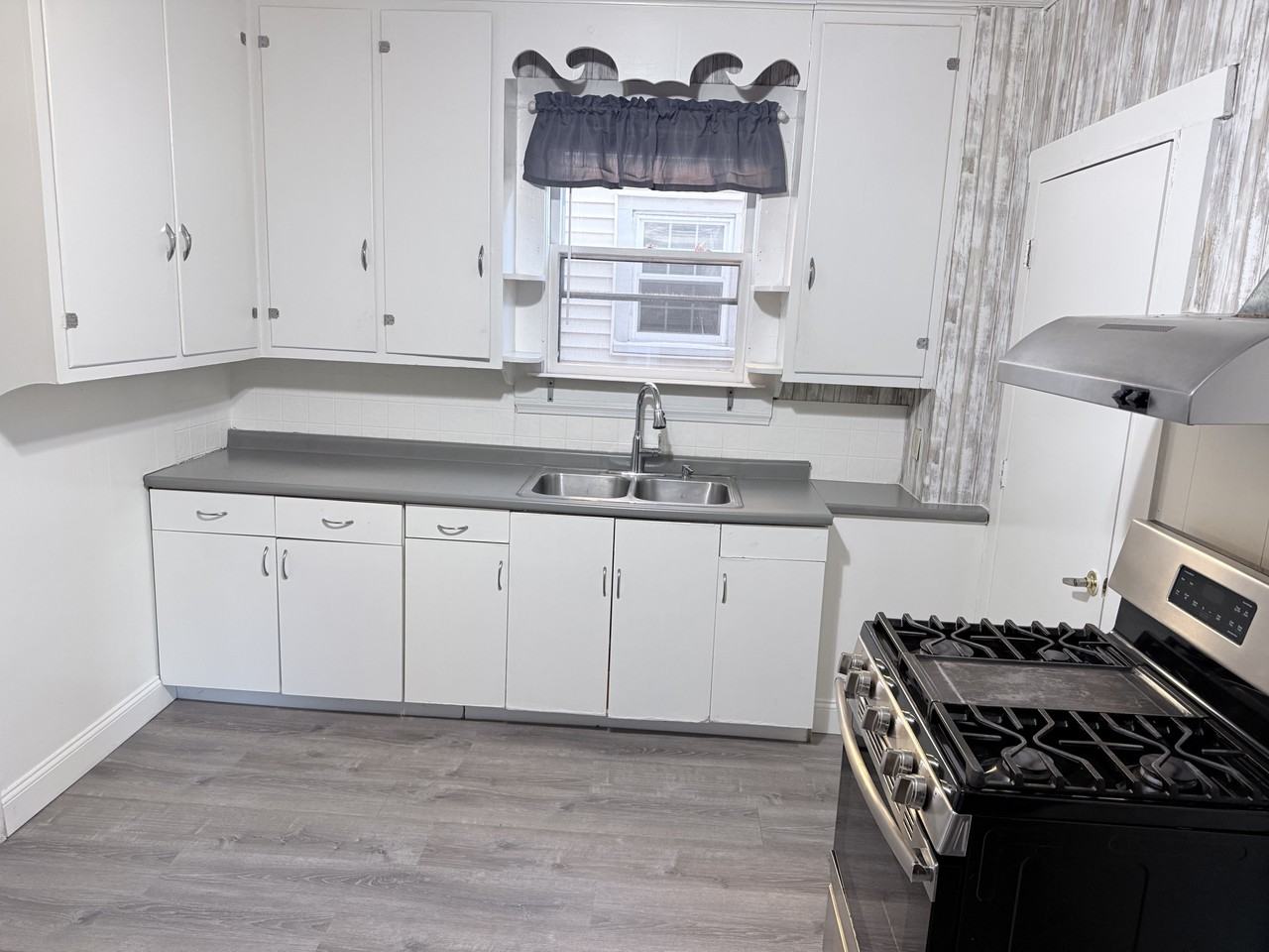 118 Johnson St #1 - Photo 5 of 8