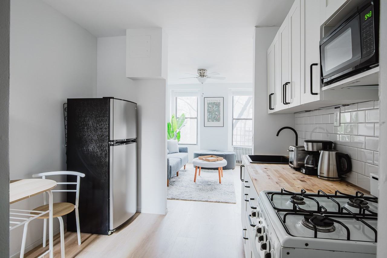 55 Leroy St #7 - Photo 6 of 17