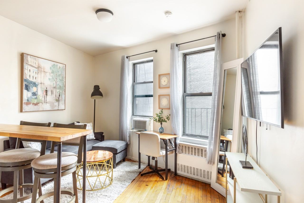 202 W 102nd St #3ER - Photo 3 of 18