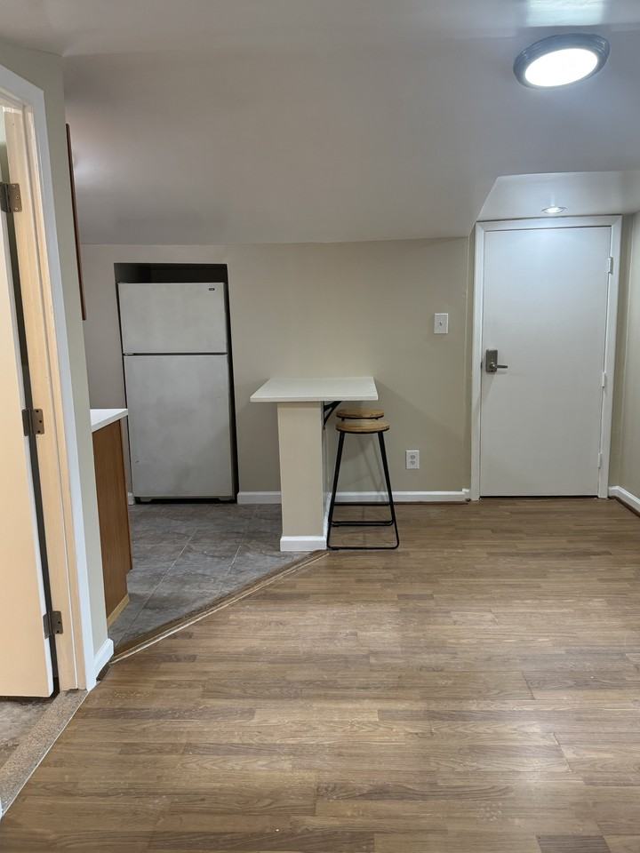 569 Jerome St #3 - Photo 5 of 16