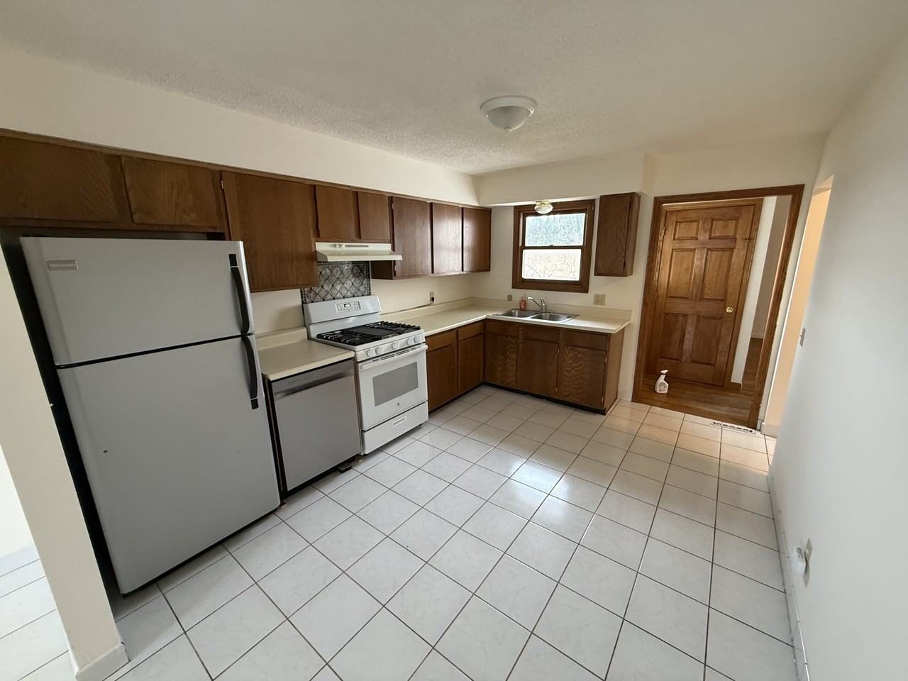 8821 Sams Dr #8821 - Photo 5 of 13