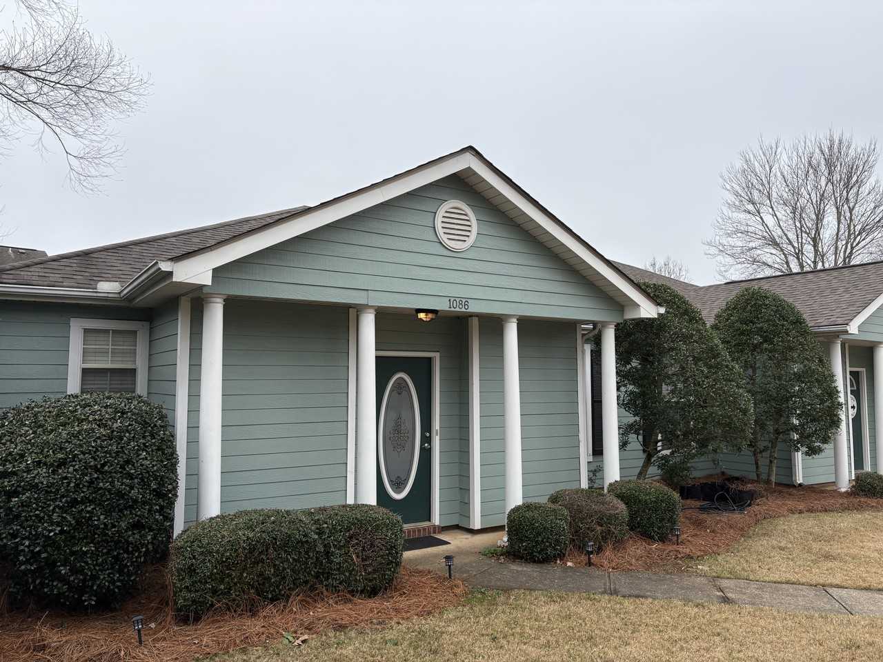 1086 Cornell Pl - Photo 3 of 20