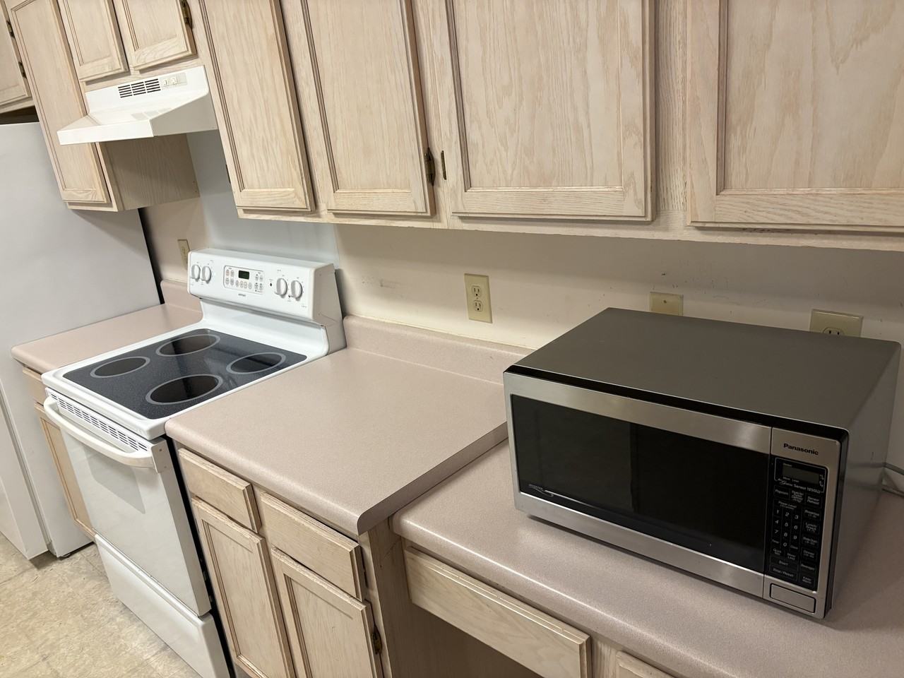 1086 Cornell Pl - Photo 7 of 20